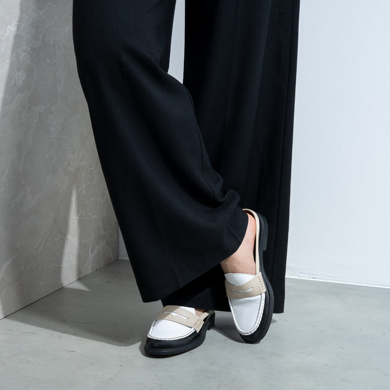 Isabel Bernard Vendôme Blandine mules en cuir de veau noir et blanc avec détails blancs IB51016-10170-35-zoom-