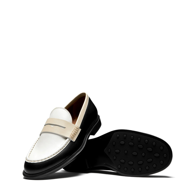 Isabel Bernard Mocassins Blandine en cuir de veau noir et blanc avec détails blancs IB51015-10170-36-zoom-