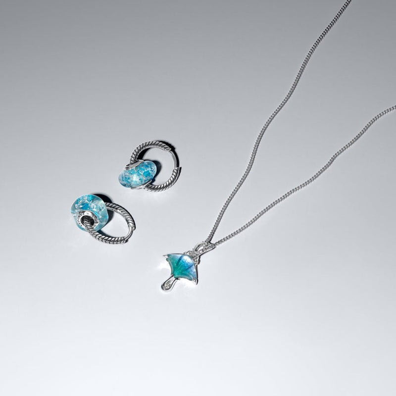 Pandora Moments Charm Pendant Manta Ray Murano Glass And Enamel 794685C01-zoom-