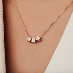 Isabel Bernard La Concorde Felie 14 Carat Rosegold cube Initial Charm IB350047-Z