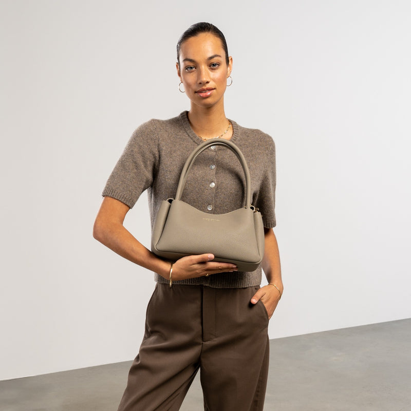 Isabel Bernard Honoré Eve Sac à main taupe en cuir de veau IB21133-078-zoom-