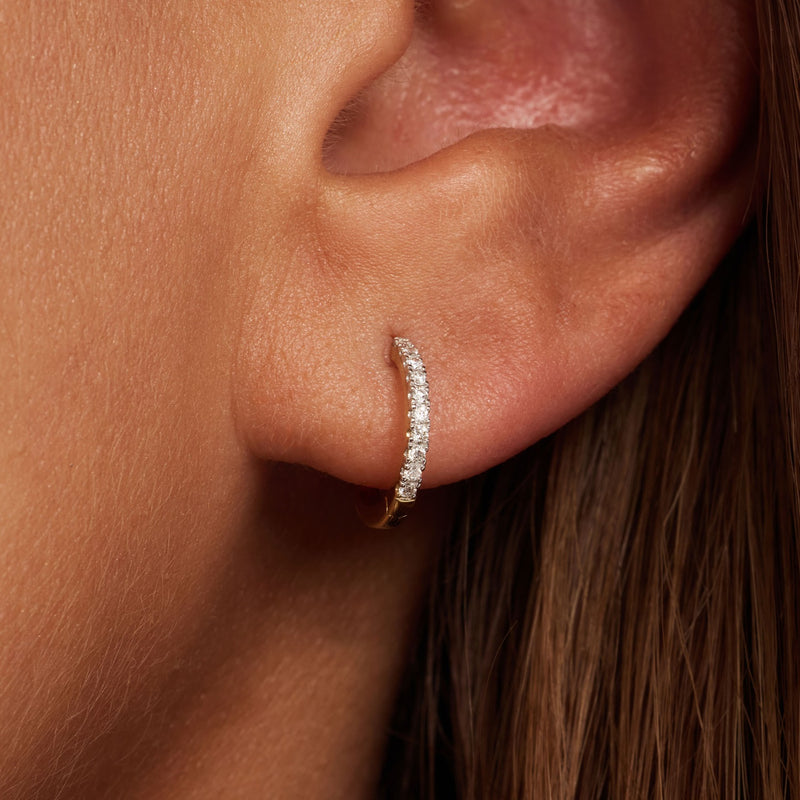 Isabel Bernard De la Paix Boucles d'oreilles créoles De la Paix Madeline en or 14 carats avec diamant 0,11 carat IBD360033-zoom-