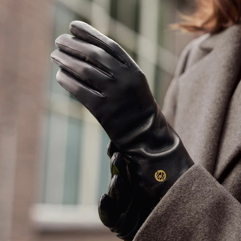 Isabel Bernard Honoré Eleanor black goatskin leather gloves IB67000-301--zoom-