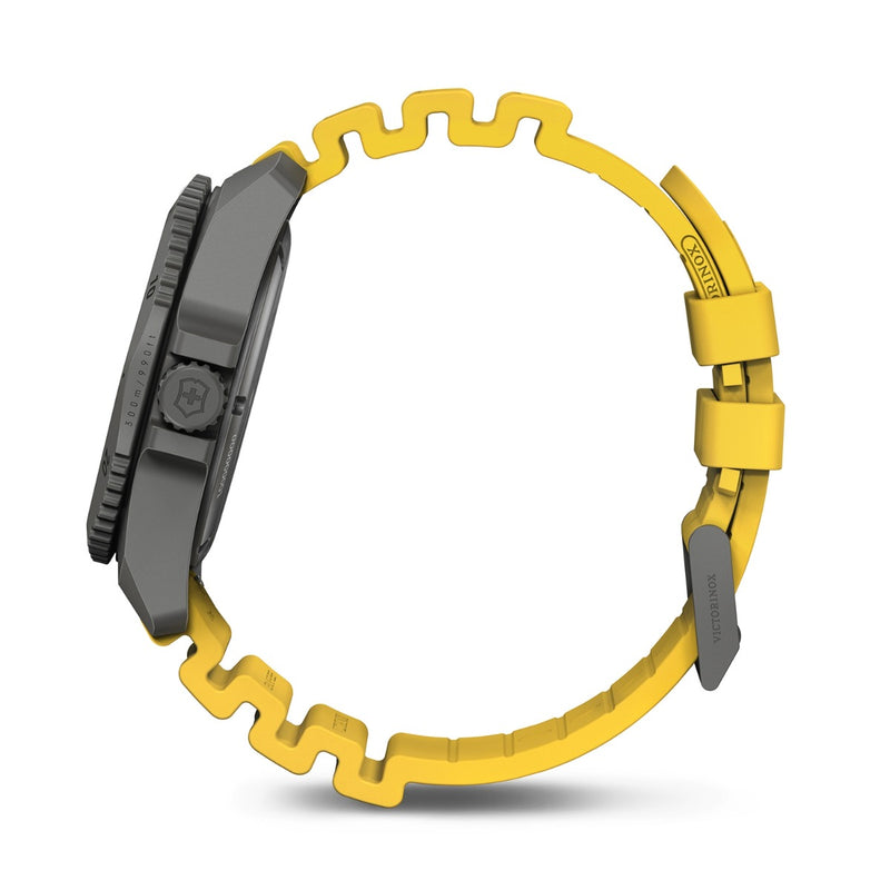 Victorinox Hommes Montre Jaune 241992-zoom-