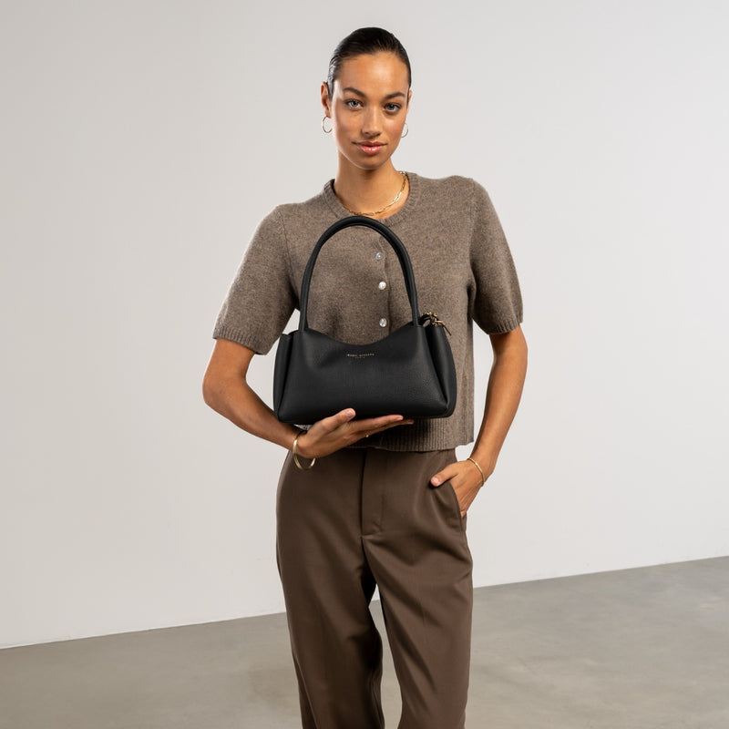 Isabel Bernard Honoré Eve Sac à main noir en cuir de veau IB21133-001-zoom-