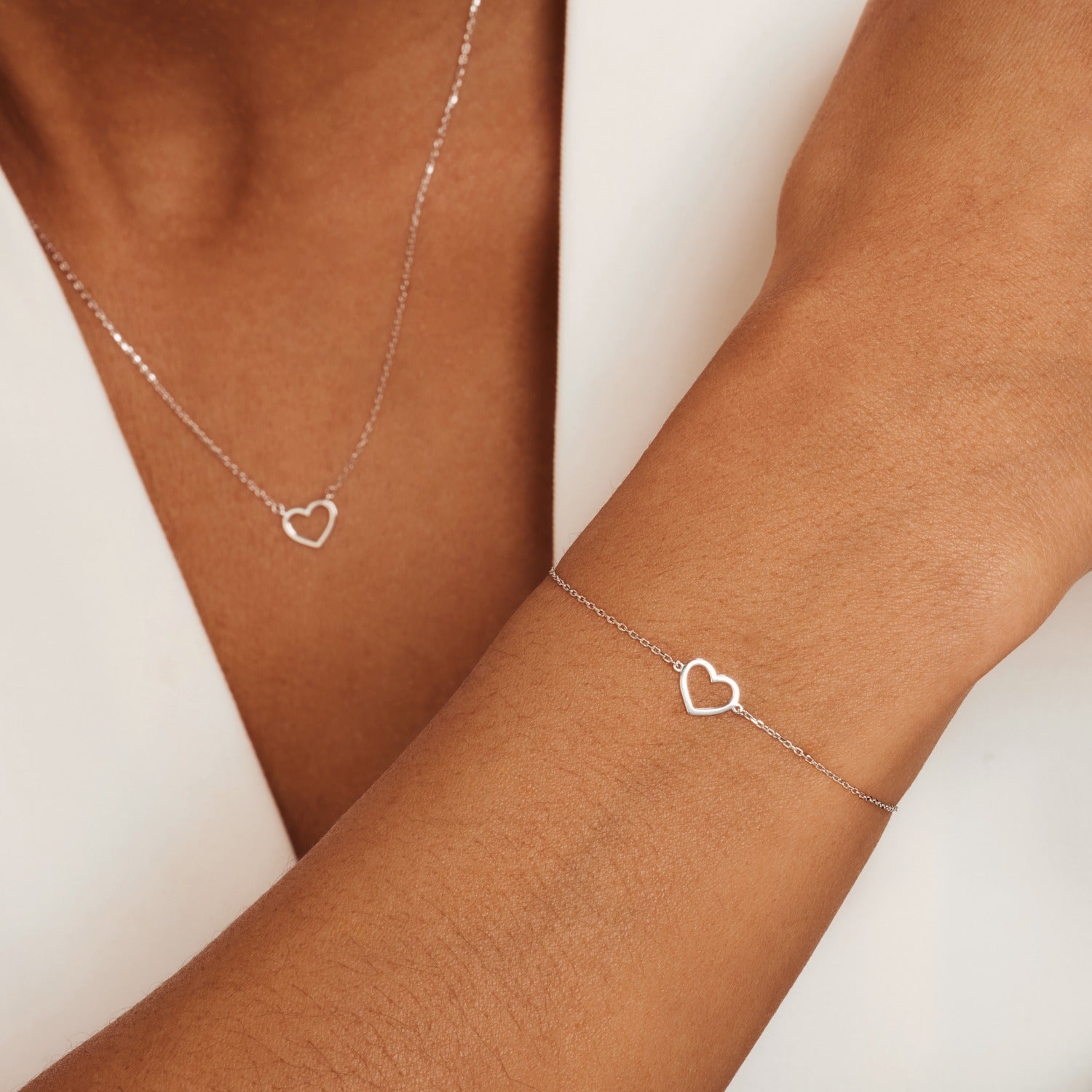 Isabel Bernard Cadeau d'Isabel 14 Carat Whitegold Necklace and Bracelet giftset IB90059