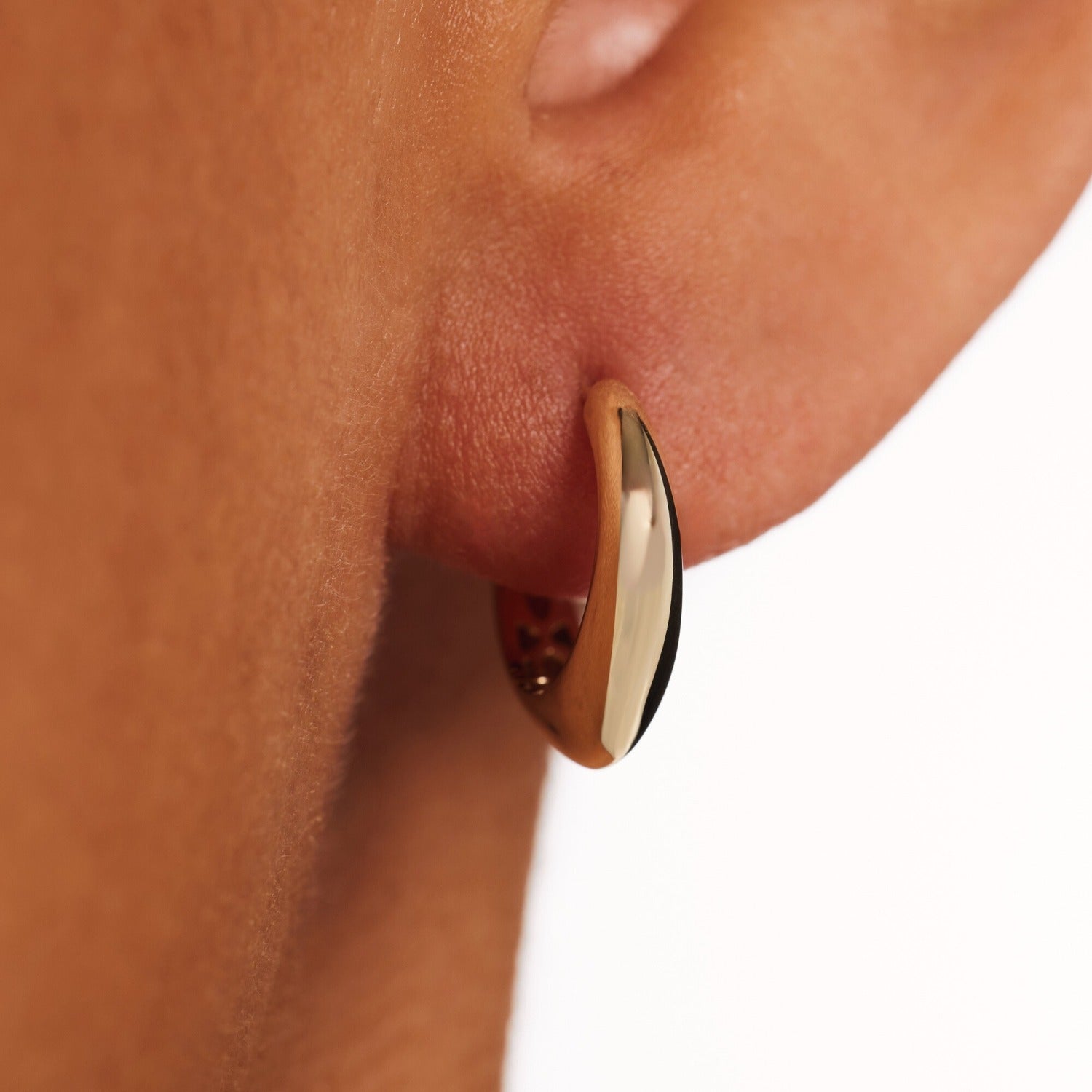 Isabel Bernard Rivoli Delene 14 karat gold hoop earrings IB360279