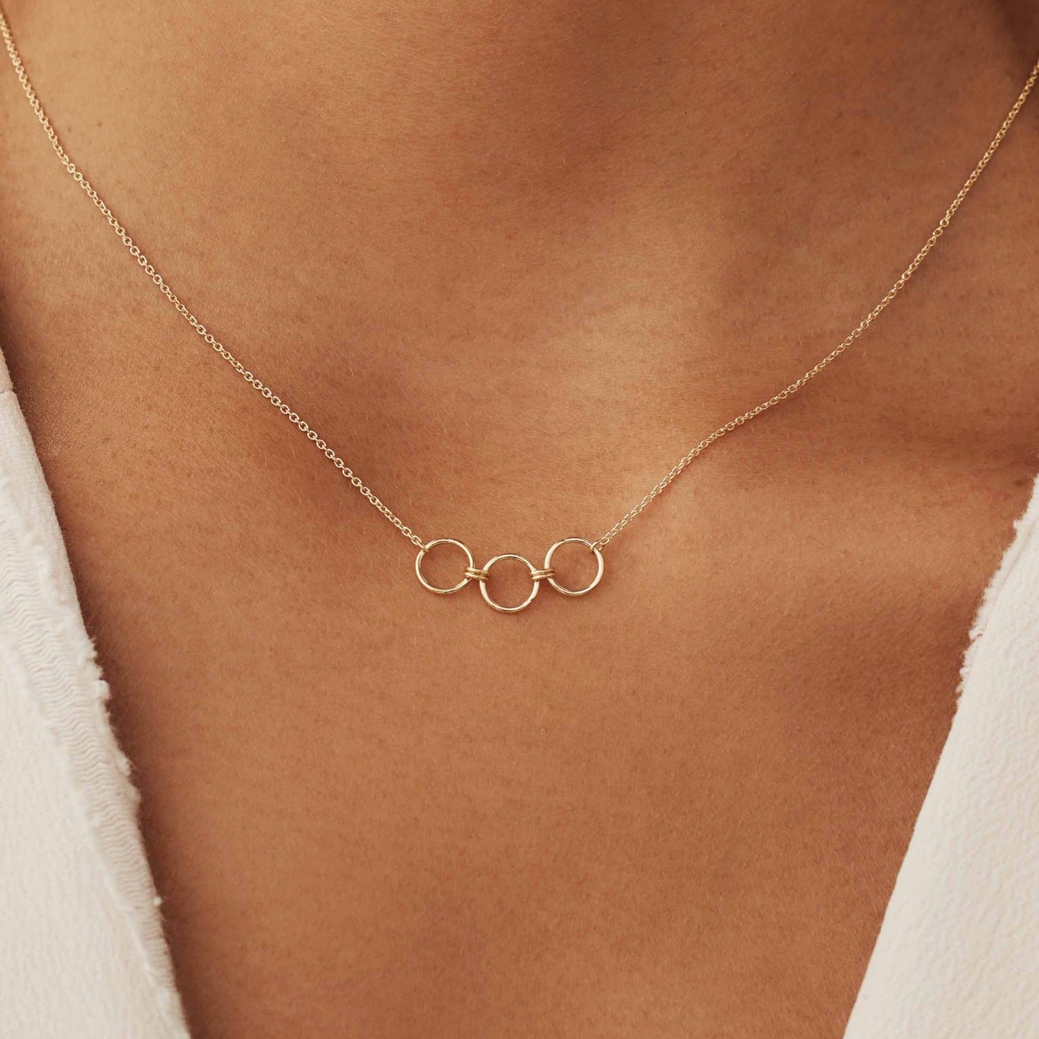 Isabel Bernard Cadeau d'Isabel 14 karat gold necklace and earrings gift set with rings IB90180