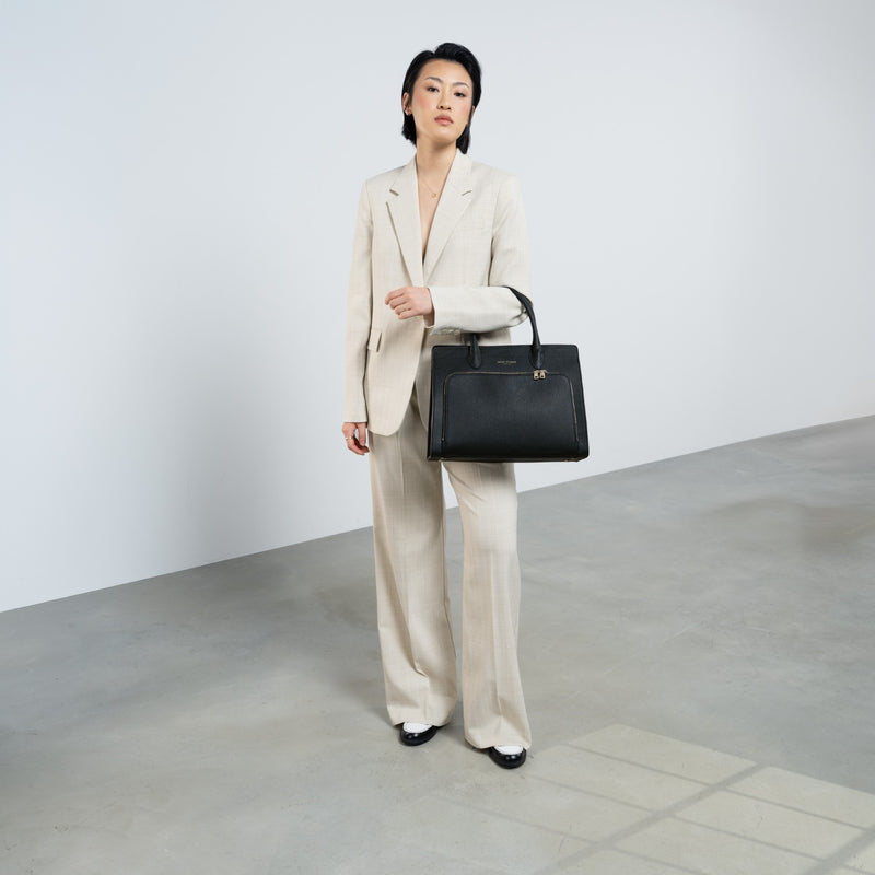 Isabel Bernard Honoré Nadine noir sac à main en cuir de veau avec compartiment pour ordinateur portable 13 pouces IB25110-001-13-zoom-