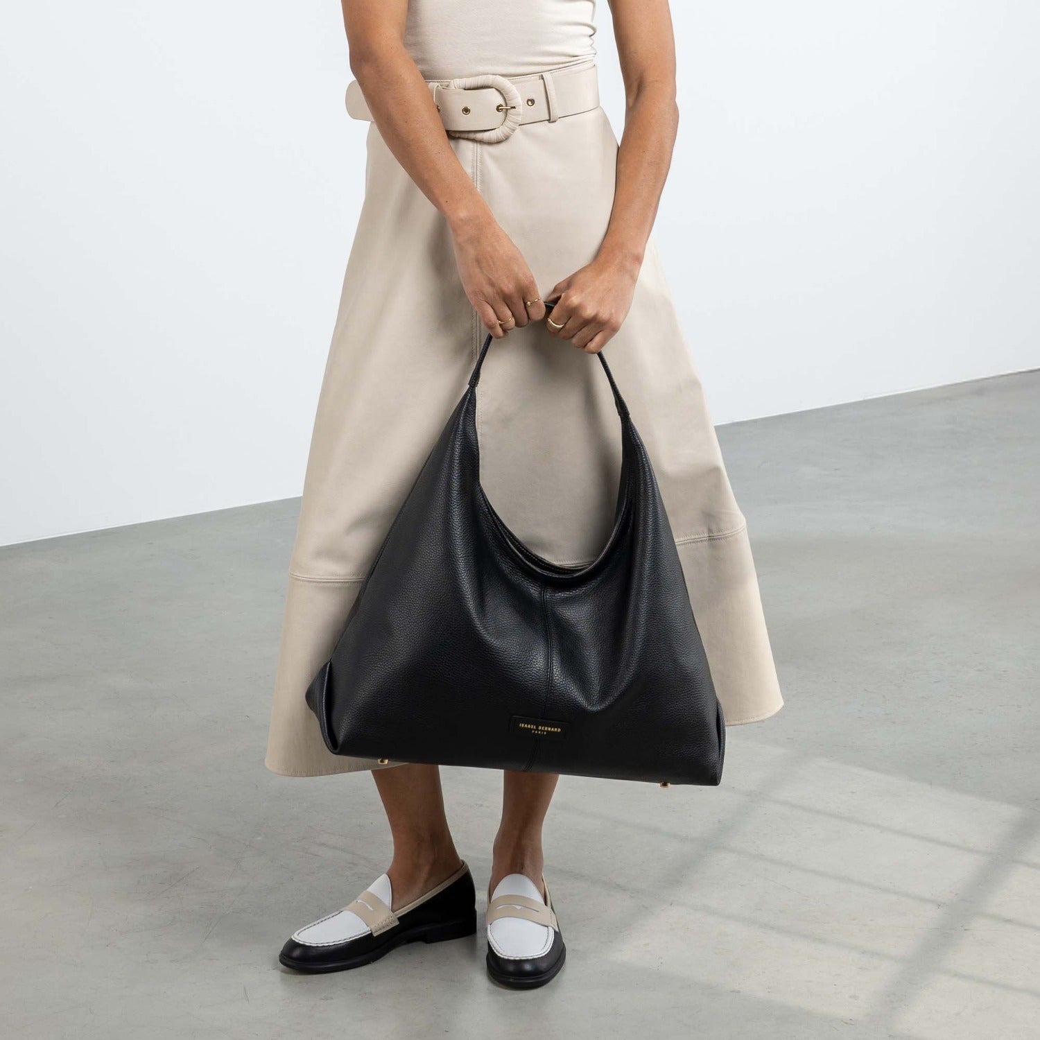 Isabel Bernard Honoré Grace black calfskin leather shoulder bag IB25093-001