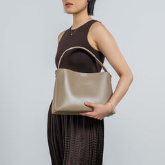 Isabel Bernard Montmartre Béatrice taupe vegetable tanned leather handbag IB25095-378