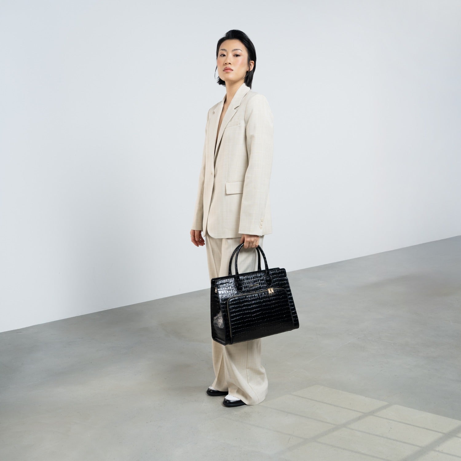 Isabel Bernard Honoré Nadine croco black calfskin leather handbag with 13 inch laptop compartment IB25110-201-13