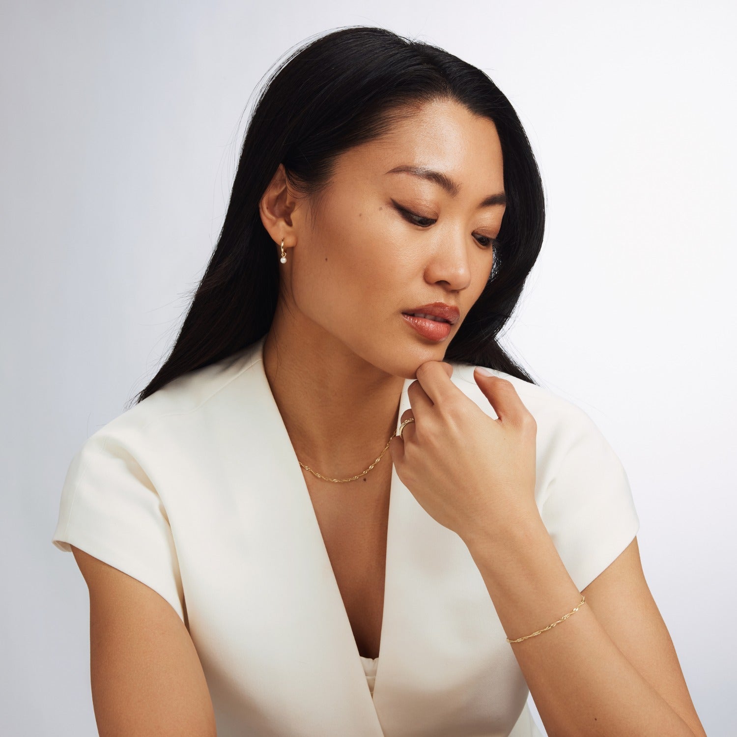 Isabel Bernard Belleville Luna 14 Carat Golden Hoop Earrings IB360158